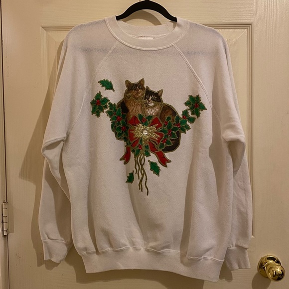 ❌SOLD❌Vintage 90s Hand Painted Custom (1/1) Christmas Cats Holly Wreath Crewneck - Picture 1 of 4